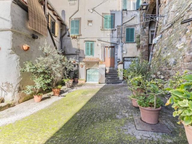 Appartamento in vendita a Madonna del Ponte, Vetralla