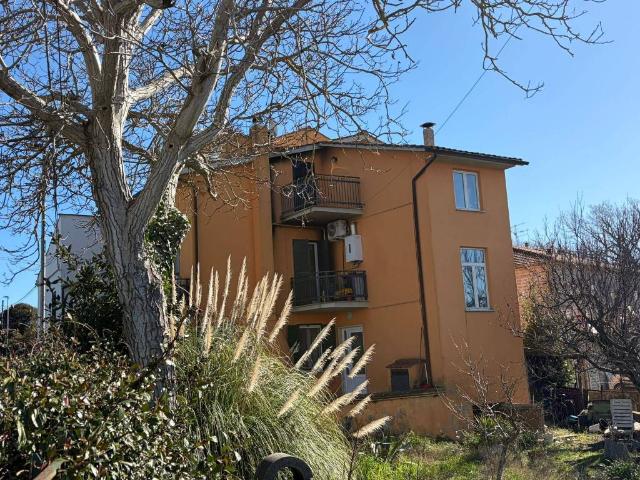 Appartamento in vendita a Le Valli, Vetralla