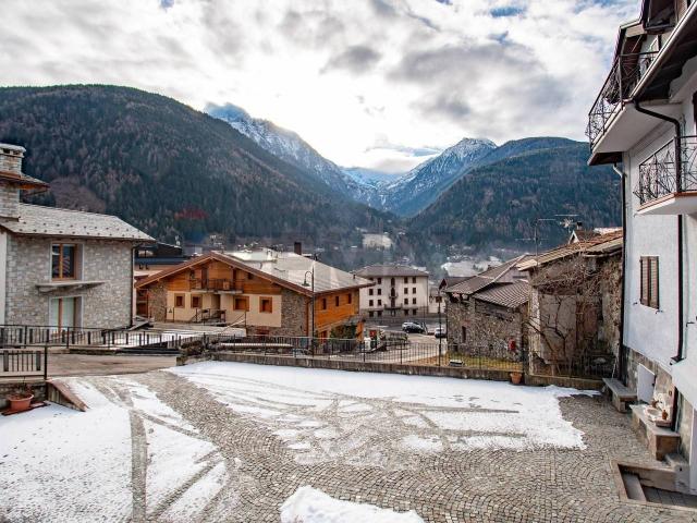 Appartamento in vendita a Comunità montana della valle Camonica, Vezza D'oglio