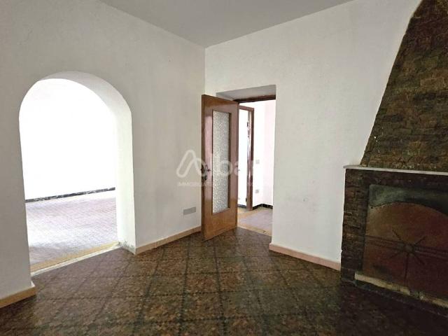 Appartamento in vendita a Vezzano Ligure, Liguria