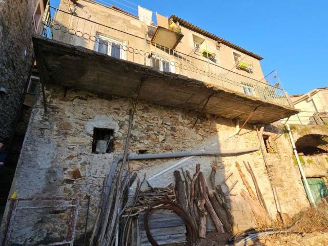 Appartamento in vendita a Vezzi Portio, Liguria