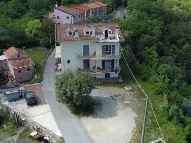 Appartamento in vendita a Vezzi Portio, Liguria