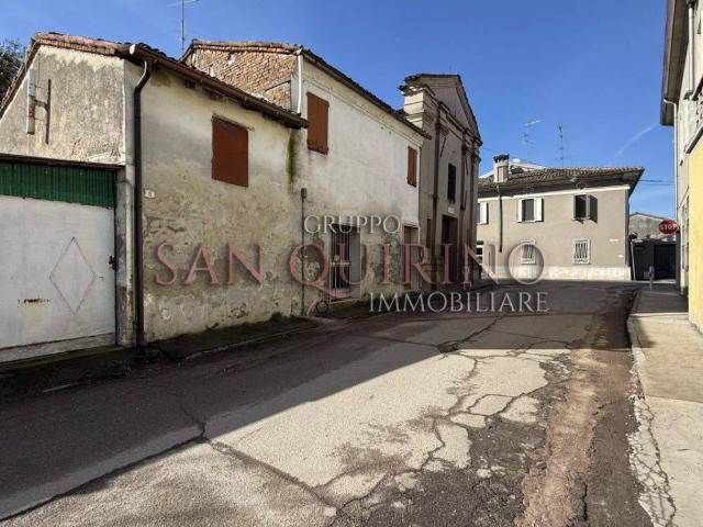 Rustico in vendita a Fenilrosso, Viadana