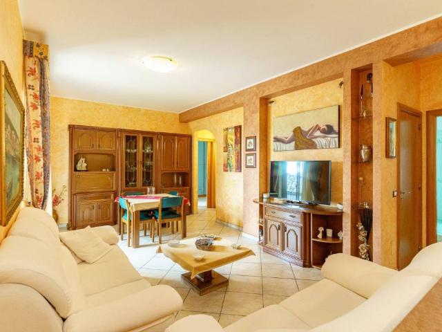Appartamento in vendita a Viagrande, Catania