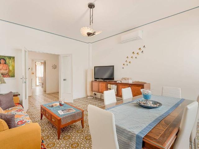 Appartamento in vendita a Viareggio, Toscana