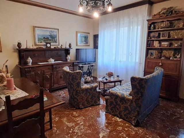 Appartamento in vendita a Vicchio, Toscana