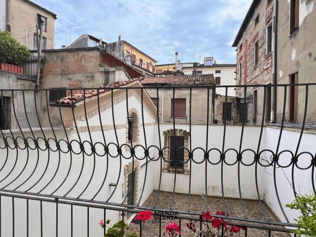 Appartamento in vendita a Vicenza, Veneto