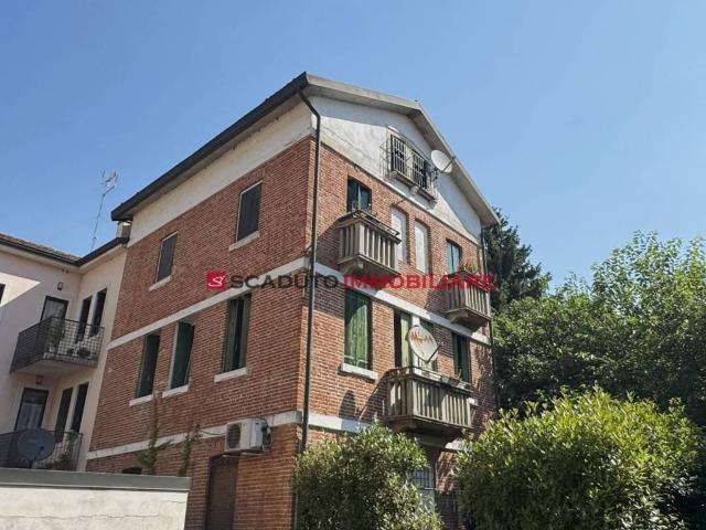 Appartamento in vendita a Borgo Berga, Vicenza