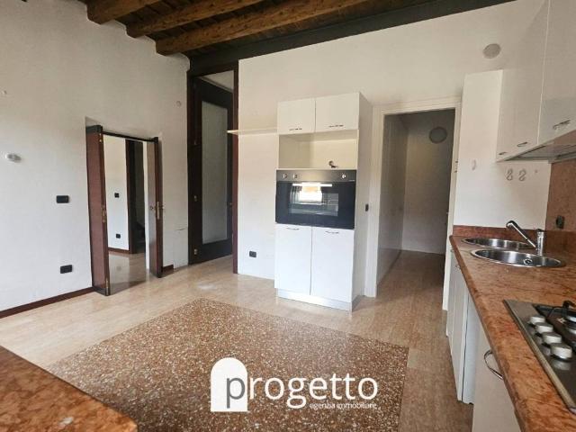 Appartamento in vendita a Vicenza, Veneto