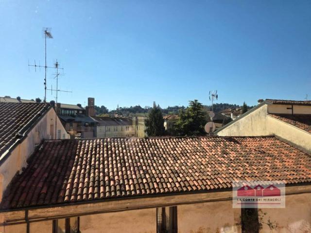 Appartamento in vendita a Vicenza, Veneto