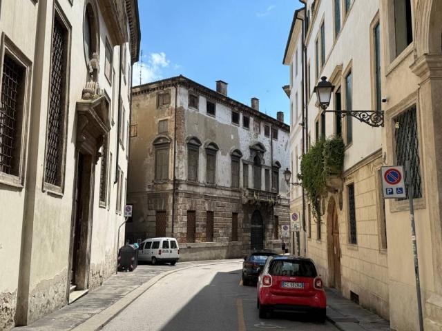 Appartamento in vendita a Vicenza, Veneto