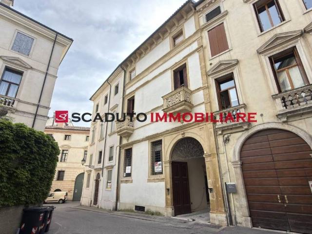Appartamento in vendita a Vicenza, Veneto