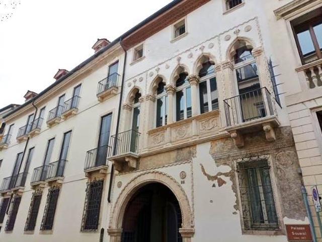 Appartamento in vendita a Vicenza, Veneto