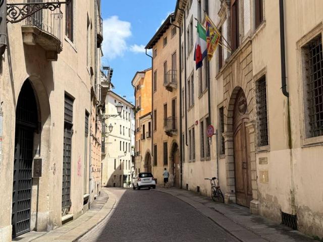 Appartamento in vendita a Vicenza, Veneto