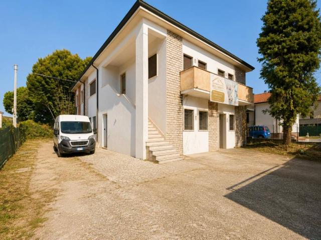 Appartamento in vendita a Parco Città, Vicenza