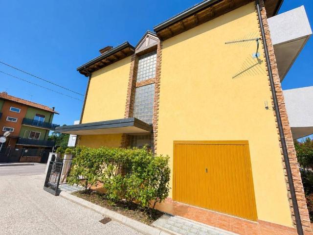 Appartamento in vendita a Bertesinella, Vicenza