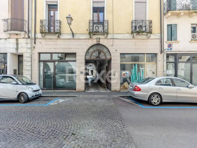 Appartamento in vendita a Vicenza, Veneto