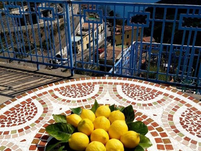 Appartamento in vendita a Vietri Sul Mare, Campania