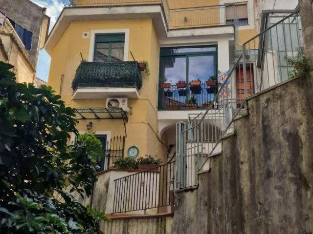 Appartamento in vendita a Vietri Sul Mare, Campania