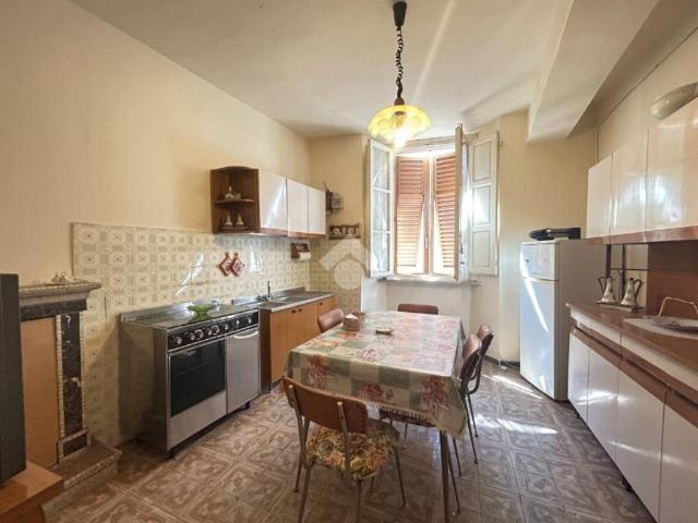 Appartamento in vendita a Guzzano, Villa Basilica