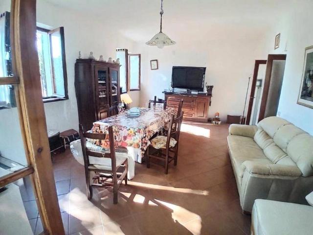 Villa Indipendente in vendita a La Bianca, Campello sul Clitunno