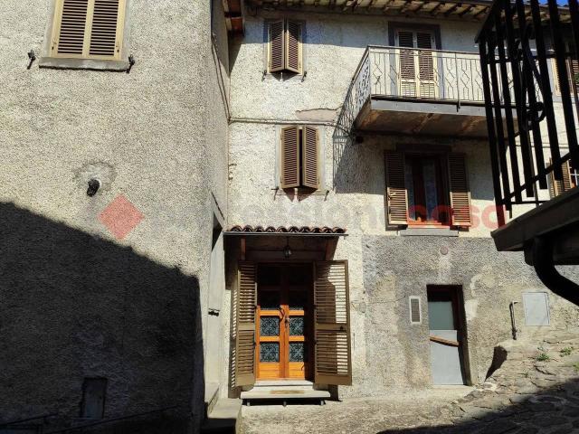 Appartamento in vendita a Unione Comuni Garfagnana, Villa Collemandina