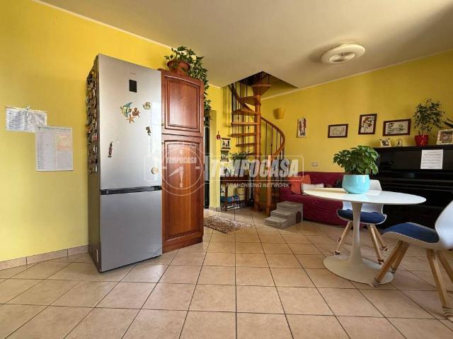 Appartamento in vendita a Villa Cortese, Milano