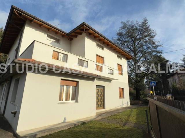 Appartamento in vendita a Villa D'almè, Lombardia