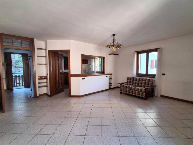 Appartamento in vendita a Ponteggia, Villa di Chiavenna