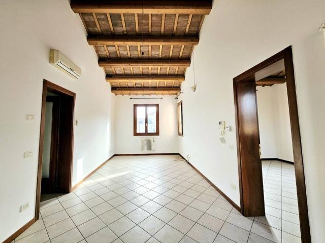 Appartamento in vendita a Villa Estense, Veneto