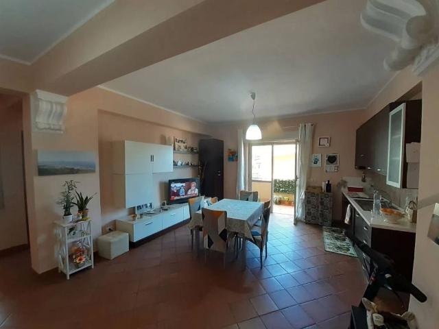 Appartamento in vendita a Calabria, Reggio Calabria