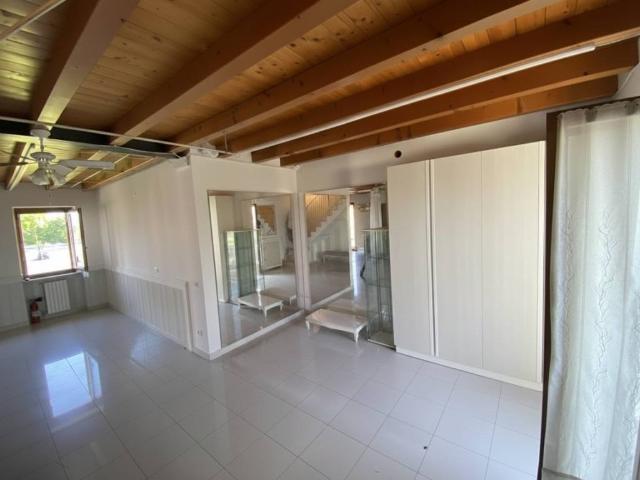 Appartamento in vendita a Villafranca Di Verona, Veneto