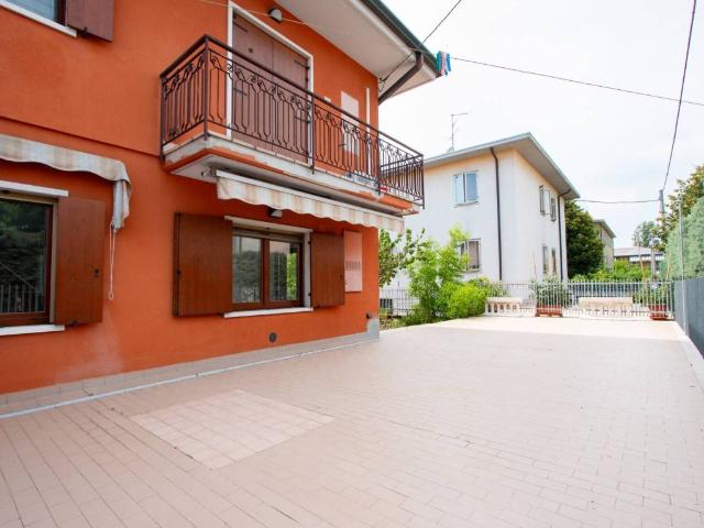 Appartamento in vendita a Villafranca Di Verona, Veneto