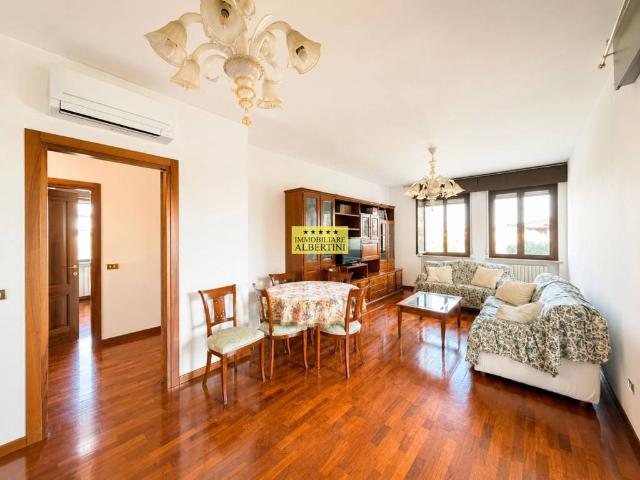 Appartamento in vendita a Siena, Villafranca Di Verona