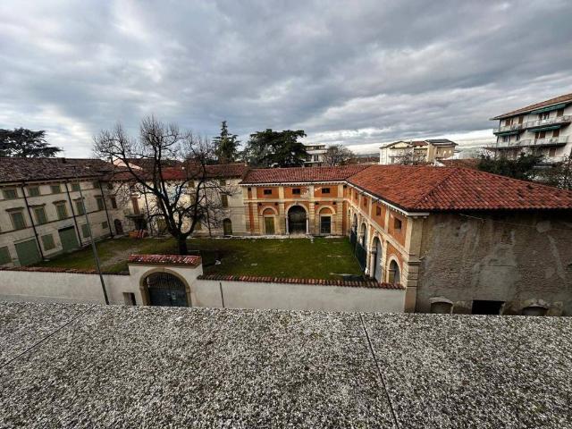 Appartamento in vendita a Villafranca Di Verona, Veneto