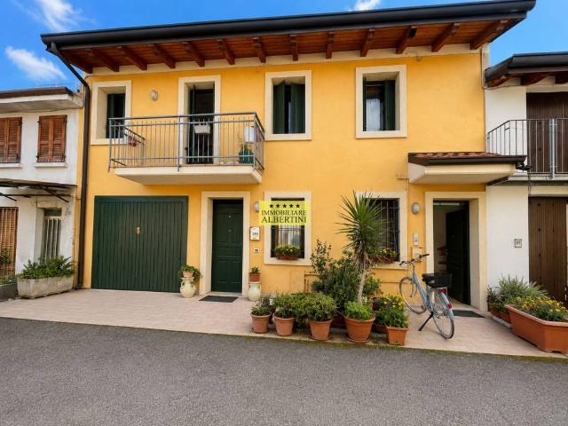 Appartamento in vendita a Villafranca Di Verona, Veneto