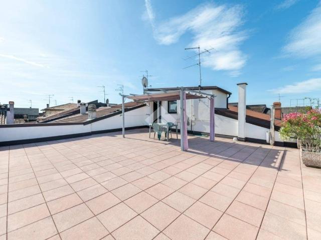 Appartamento in vendita a Villafranca Di Verona, Veneto