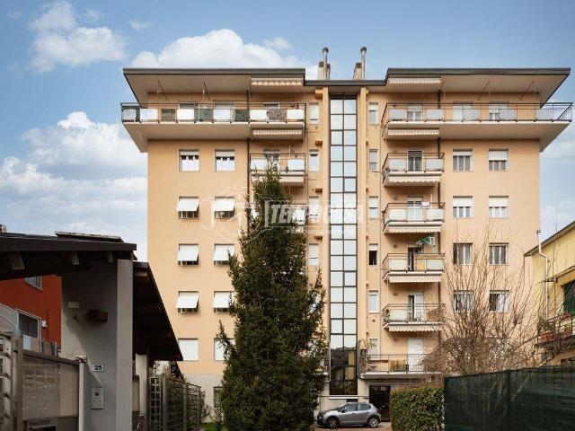Appartamento in vendita a Sant'Alessandro, Villasanta