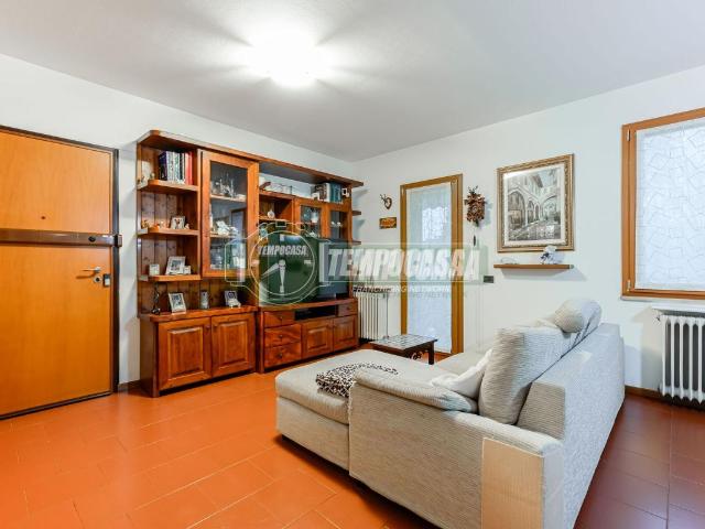 Appartamento in vendita a Vimercate, Lombardia