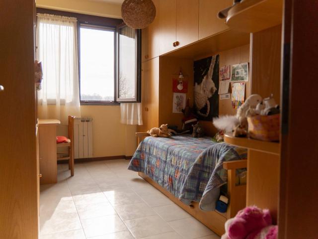 Appartamento in vendita a Vimercate, Lombardia