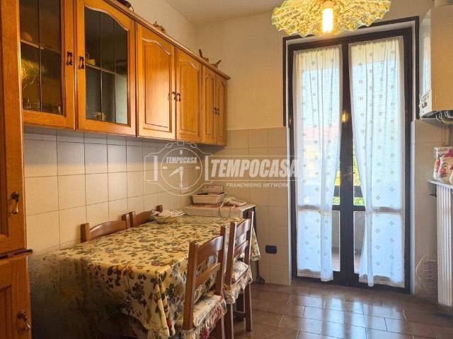 Appartamento in vendita a Vittuone, Lombardia