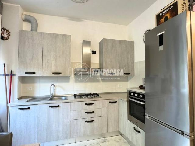 Appartamento in vendita a Vittuone, Milano
