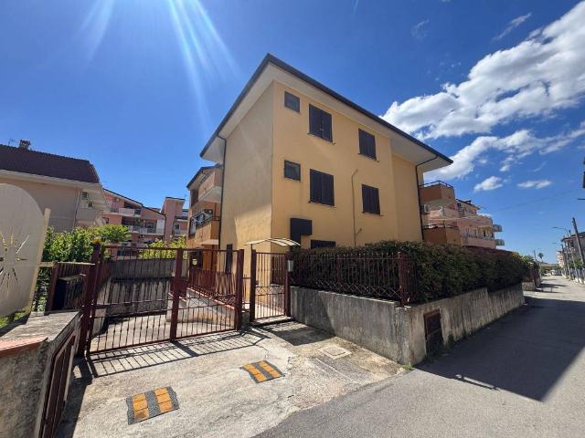 Appartamento in vendita a Vitulazio, Campania