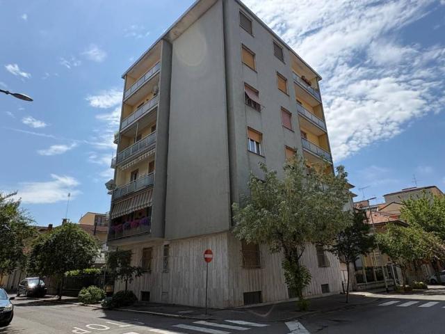Appartamento in vendita a Voghera, Lombardia