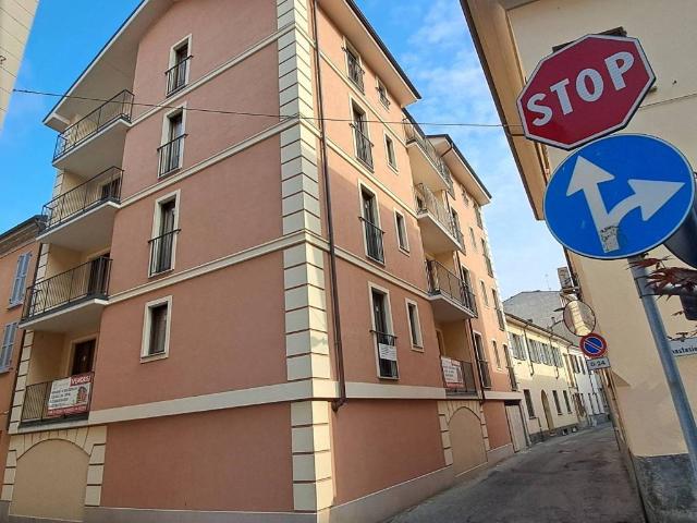 Appartamento in vendita a Voghera, Lombardia