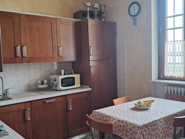 Appartamento in vendita a Voghera, Lombardia