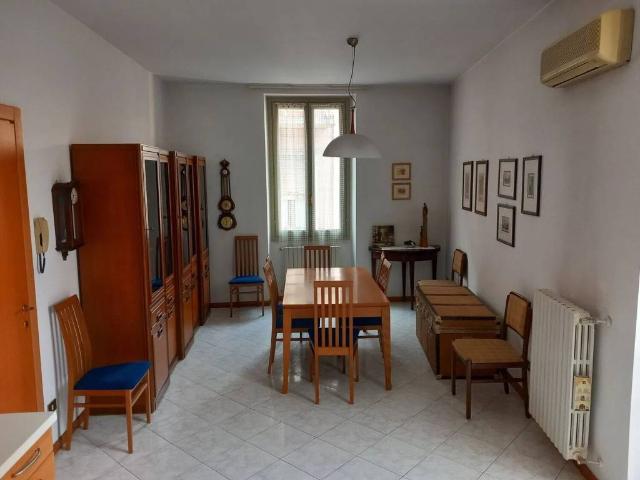 Appartamento in vendita a Voghera, Lombardia