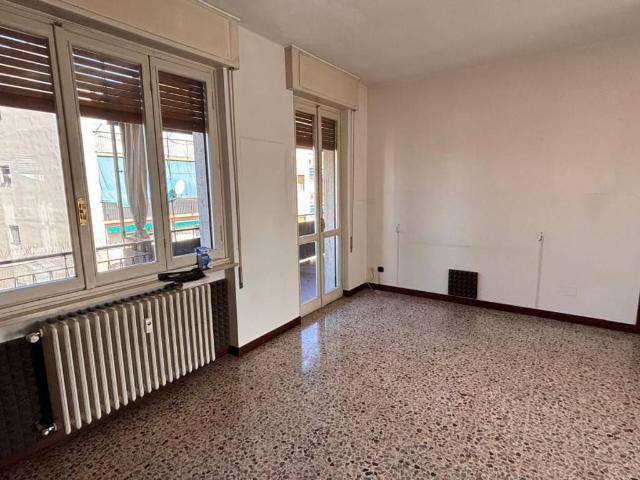 Appartamento in vendita a Voghera, Lombardia