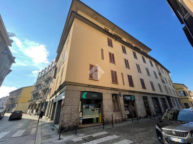 Appartamento in vendita a Voghera, Lombardia
