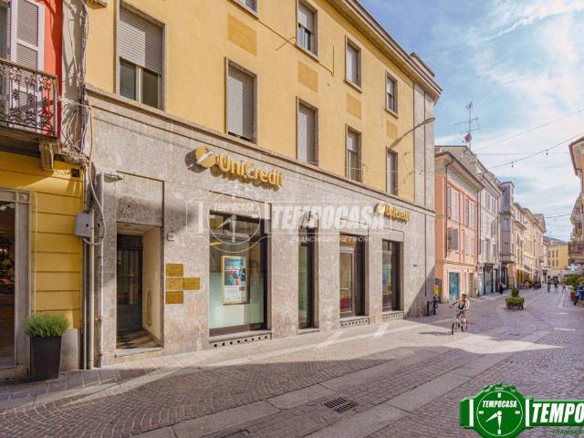 Appartamento in vendita a Voghera, Lombardia